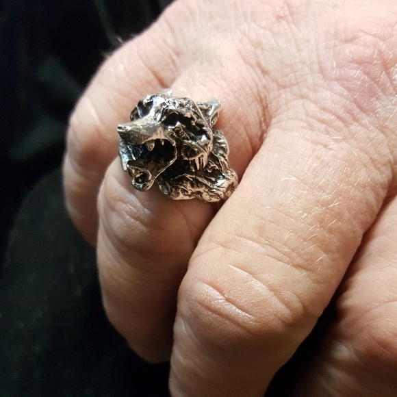 Wolf Ring - Picture 3 of 6